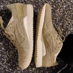 WOMENS ASICS GEL LYTE III GREEN CAMO SNEAKERS  SIZE 10